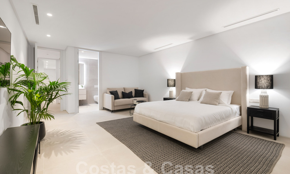 Villa contemporaine de luxe, prête à être emménagée, à vendre à distance de marche de Puerto Banus et de la plage à San Pedro, Marbella 59013