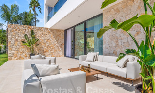 Villa contemporaine de luxe, prête à être emménagée, à vendre à distance de marche de Puerto Banus et de la plage à San Pedro, Marbella 59017 