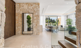Villa contemporaine de luxe, prête à être emménagée, à vendre à distance de marche de Puerto Banus et de la plage à San Pedro, Marbella 59020 