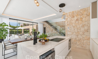 Villa contemporaine de luxe, prête à être emménagée, à vendre à distance de marche de Puerto Banus et de la plage à San Pedro, Marbella 59024 
