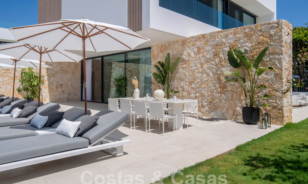 Villa contemporaine de luxe, prête à être emménagée, à vendre à distance de marche de Puerto Banus et de la plage à San Pedro, Marbella 59026