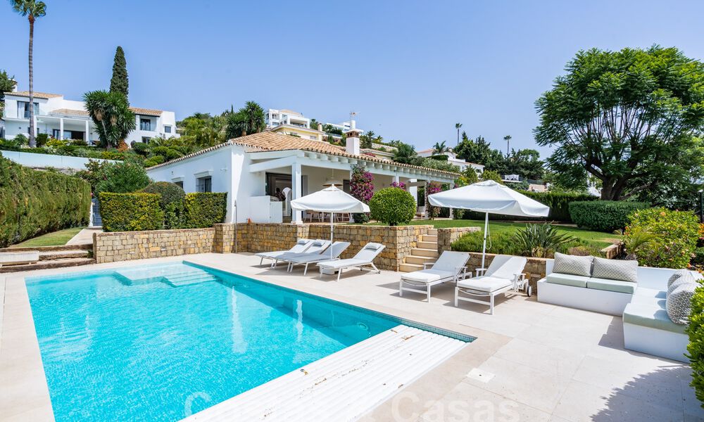 Villa andalouse de luxe au charme intemporel à vendre sur un golf de première ligne à Benahavis - Marbella 58834