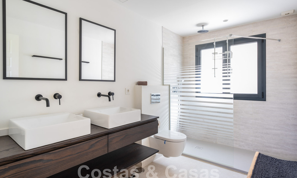 Villa andalouse de luxe au charme intemporel à vendre sur un golf de première ligne à Benahavis - Marbella 58839