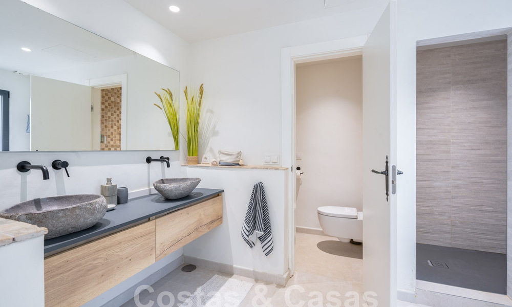 Villa andalouse de luxe au charme intemporel à vendre sur un golf de première ligne à Benahavis - Marbella 58847