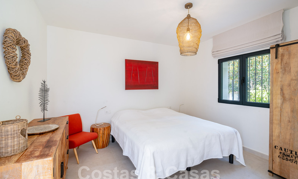Villa andalouse de luxe au charme intemporel à vendre sur un golf de première ligne à Benahavis - Marbella 58850