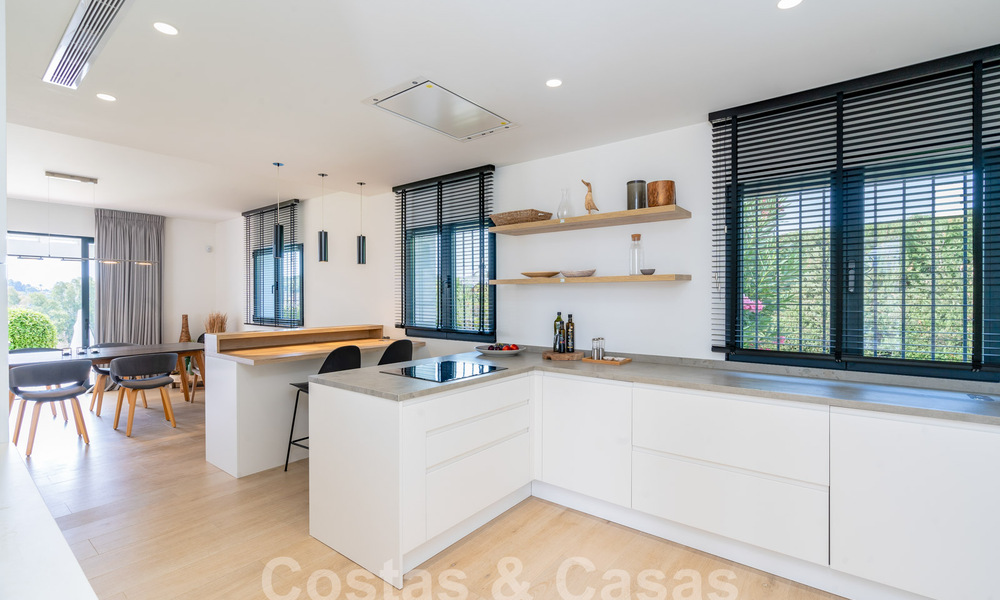 Villa andalouse de luxe au charme intemporel à vendre sur un golf de première ligne à Benahavis - Marbella 58852