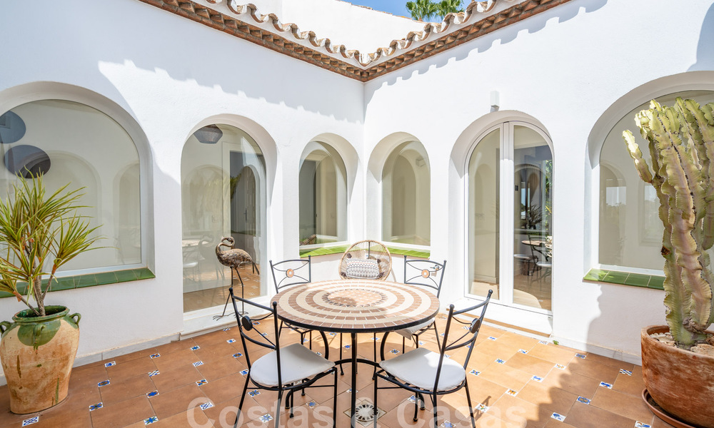 Villa andalouse de luxe au charme intemporel à vendre sur un golf de première ligne à Benahavis - Marbella 58861