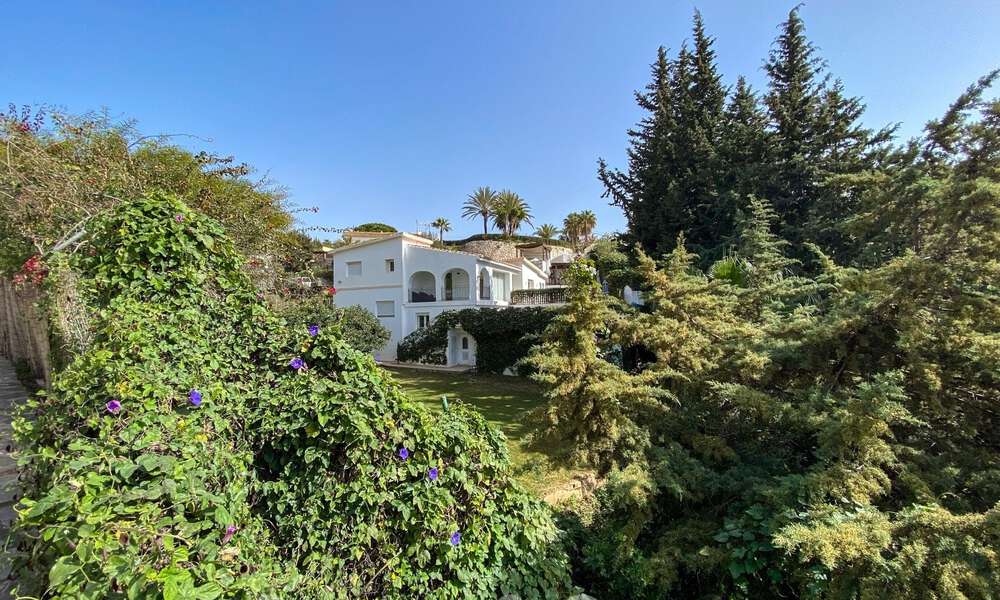 Villa espagnole à vendre avec grand jardin proche des commodités à l'est de Marbella 58913