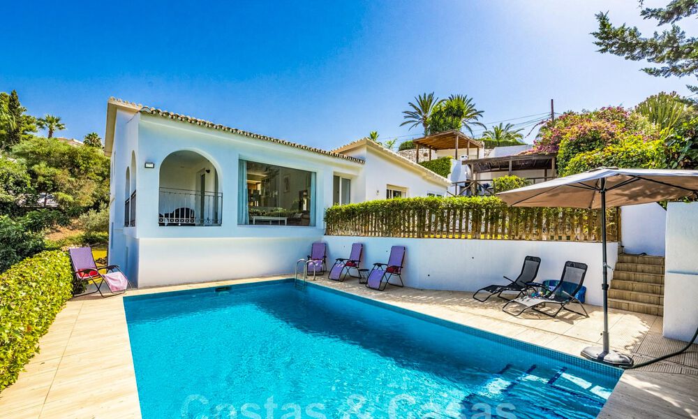 Villa espagnole à vendre avec grand jardin proche des commodités à l'est de Marbella 58920