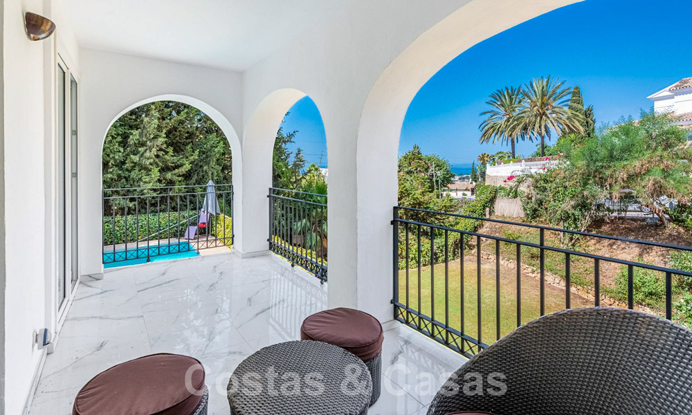 Villa espagnole à vendre avec grand jardin proche des commodités à l'est de Marbella 58923