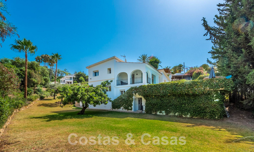 Villa espagnole à vendre avec grand jardin proche des commodités à l'est de Marbella 58930