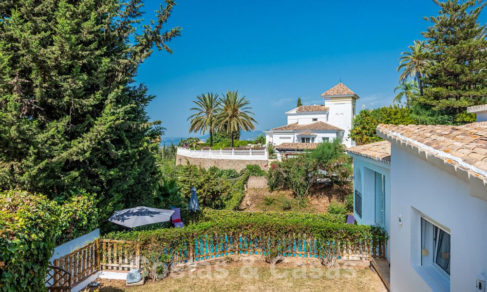 Villa espagnole à vendre avec grand jardin proche des commodités à l'est de Marbella 58931
