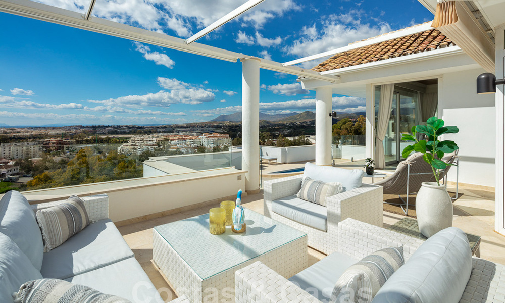 Villa méditerranéenne de luxe avec vue panoramique sur la mer à vendre dans la vallée du golf de Nueva Andalucia à Marbella 59106