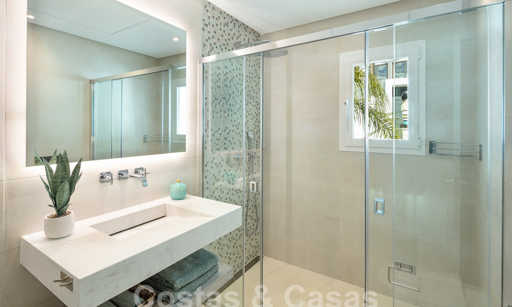 Villa méditerranéenne de luxe avec vue panoramique sur la mer à vendre dans la vallée du golf de Nueva Andalucia à Marbella 59111