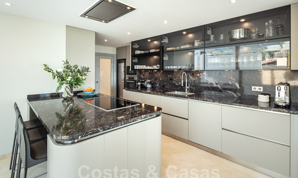 Villa méditerranéenne de luxe avec vue panoramique sur la mer à vendre dans la vallée du golf de Nueva Andalucia à Marbella 59128