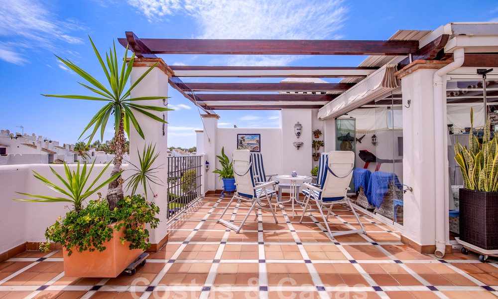 Penthouse à vendre avec solarium et vue à 360°, à deux pas de la plage et du centre de Puerto Banus, Marbella 59042