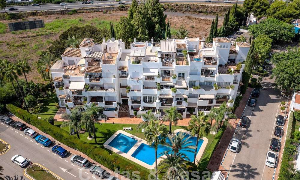Penthouse à vendre avec solarium et vue à 360°, à deux pas de la plage et du centre de Puerto Banus, Marbella 59063