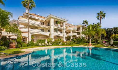 Spacieux appartement de luxe à vendre avec vue panoramique sur la mer dans une urbanisation protégée sur le Golden Mile, Marbella 59800