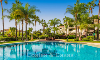 Spacieux appartement de luxe à vendre avec vue panoramique sur la mer dans une urbanisation protégée sur le Golden Mile, Marbella 59801 