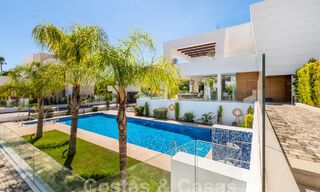 Villa moderne de luxe à vendre à quelques pas de la plage et du centre de San Pedro, Marbella 59180 