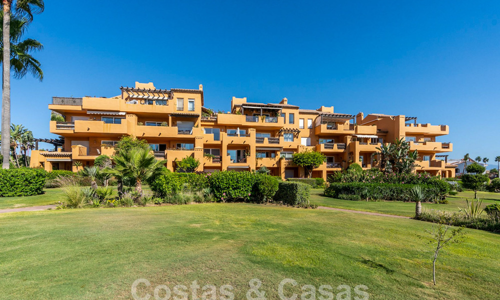 Spacieux penthouse à vendre dans un complexe de plage fermé avec vue magnifique sur la mer à La Duquesa, Costa del Sol 59298