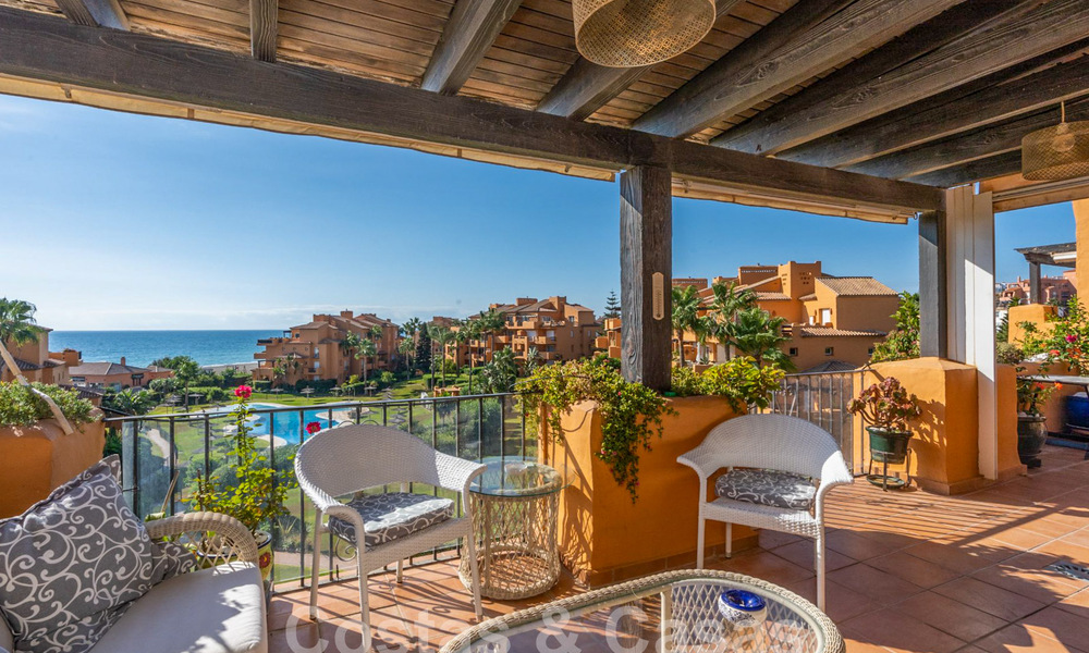 Spacieux penthouse à vendre dans un complexe de plage fermé avec vue magnifique sur la mer à La Duquesa, Costa del Sol 59332