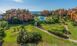 Spacieux penthouse à vendre dans un complexe de plage fermé avec vue magnifique sur la mer à La Duquesa, Costa del Sol 59334 
