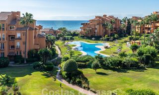Spacieux penthouse à vendre dans un complexe de plage fermé avec vue magnifique sur la mer à La Duquesa, Costa del Sol 59335 