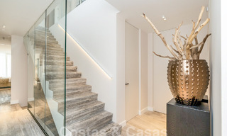 Villa de luxe moderne à vendre avec vue sur la mer dans une communauté fermée entourée de nature à Marbella - Benahavis 59216 
