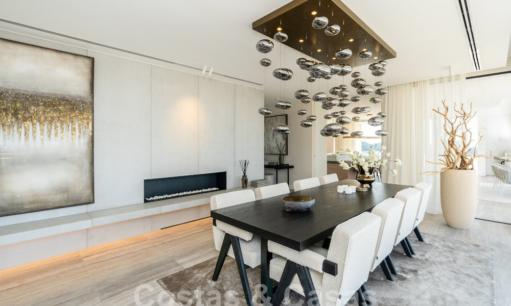 Villa de luxe moderne à vendre avec vue sur la mer dans une communauté fermée entourée de nature à Marbella - Benahavis 59218