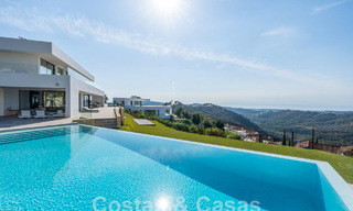 Villa de luxe moderne à vendre avec vue sur la mer dans une communauté fermée entourée de nature à Marbella - Benahavis 59224 