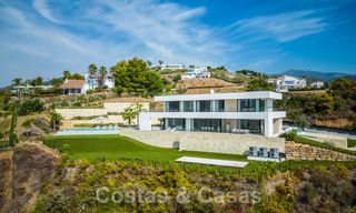 Villa de luxe moderne à vendre avec vue sur la mer dans une communauté fermée entourée de nature à Marbella - Benahavis 59244 