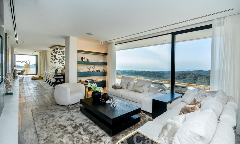 Villa de luxe moderne à vendre avec vue sur la mer dans une communauté fermée entourée de nature à Marbella - Benahavis 59249