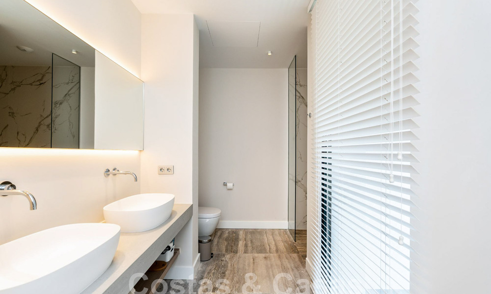 Villa de luxe moderne à vendre avec vue sur la mer dans une communauté fermée entourée de nature à Marbella - Benahavis 59253