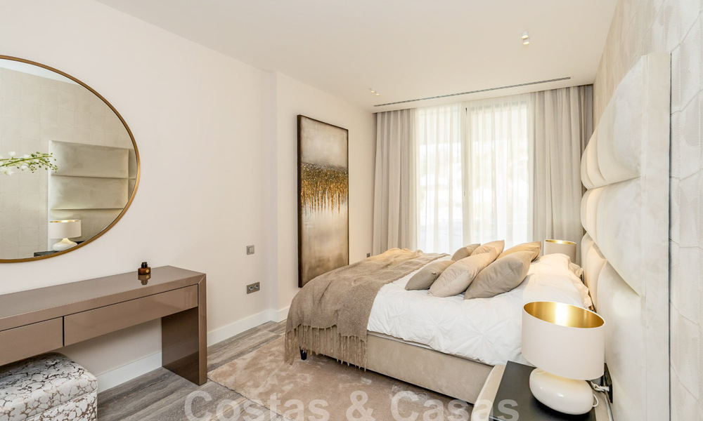 Villa de luxe moderne à vendre avec vue sur la mer dans une communauté fermée entourée de nature à Marbella - Benahavis 59254