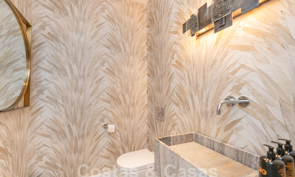 Villa de luxe moderne à vendre avec vue sur la mer dans une communauté fermée entourée de nature à Marbella - Benahavis 59255