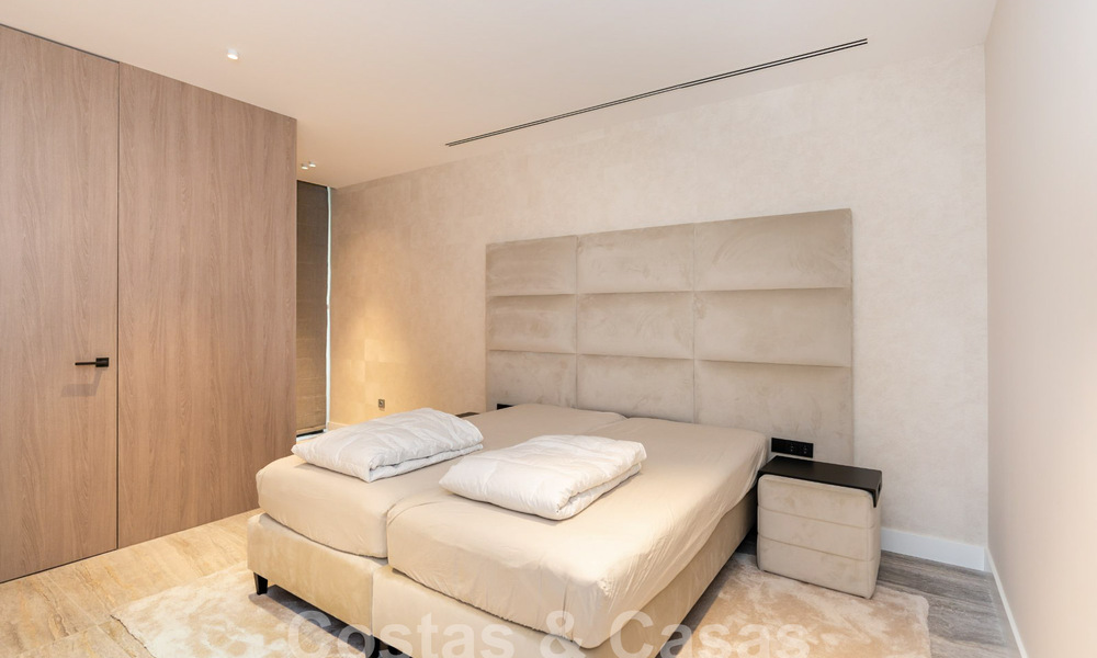 Villa de luxe moderne à vendre avec vue sur la mer dans une communauté fermée entourée de nature à Marbella - Benahavis 59256