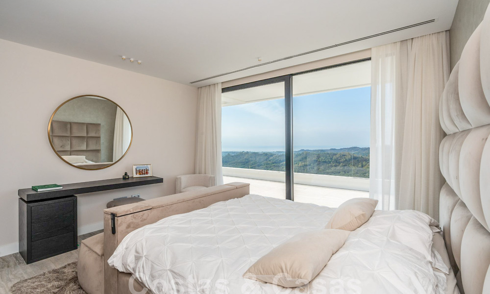 Villa de luxe moderne à vendre avec vue sur la mer dans une communauté fermée entourée de nature à Marbella - Benahavis 59259