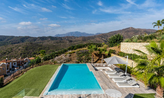 Villa de luxe moderne à vendre avec vue sur la mer dans une communauté fermée entourée de nature à Marbella - Benahavis 59261 