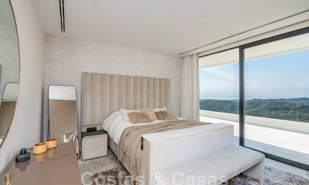 Villa de luxe moderne à vendre avec vue sur la mer dans une communauté fermée entourée de nature à Marbella - Benahavis 59267