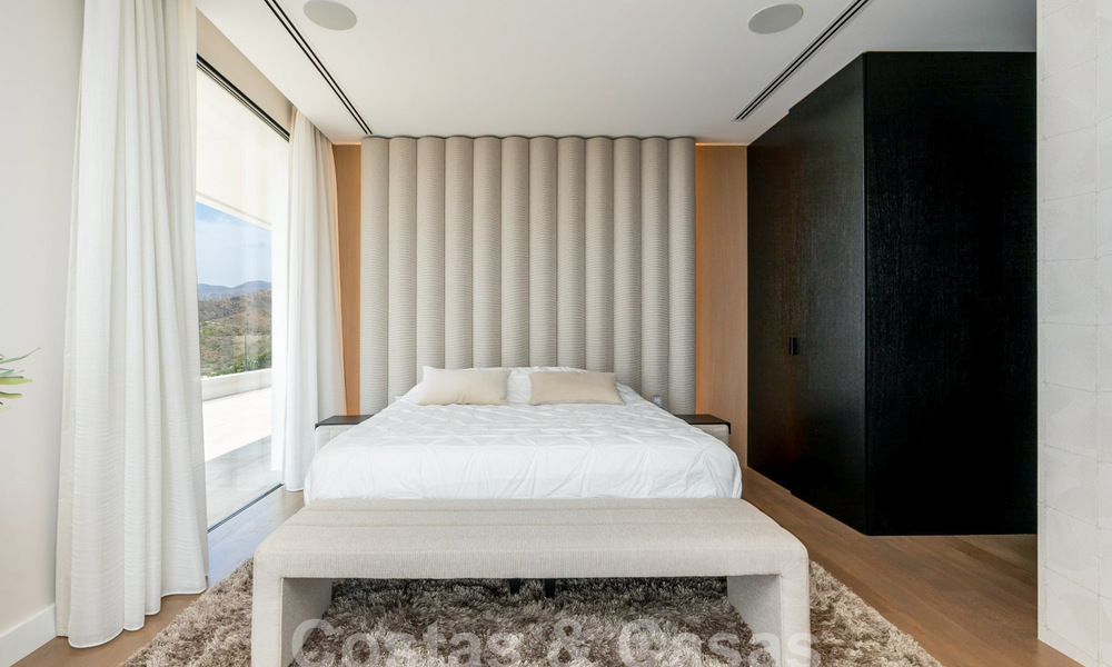 Villa de luxe moderne à vendre avec vue sur la mer dans une communauté fermée entourée de nature à Marbella - Benahavis 59270