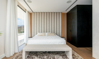 Villa de luxe moderne à vendre avec vue sur la mer dans une communauté fermée entourée de nature à Marbella - Benahavis 59270 