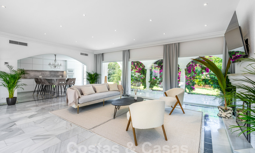 Villa méditerranéenne de luxe à vendre à quelques pas de la plage à l'est du centre de Marbella 59389