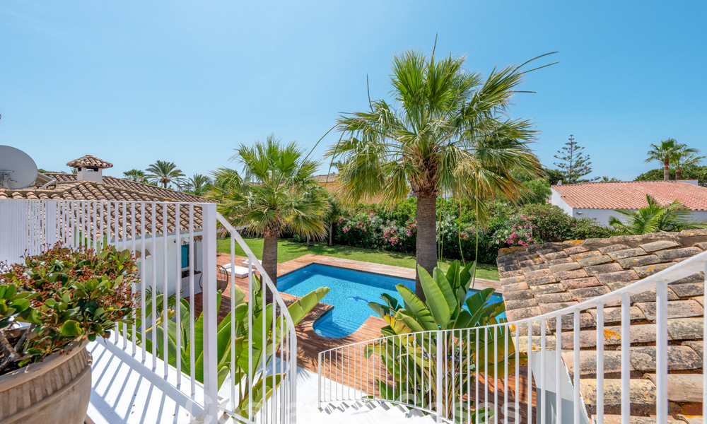 Villa méditerranéenne de luxe à vendre à quelques pas de la plage à l'est du centre de Marbella 59397