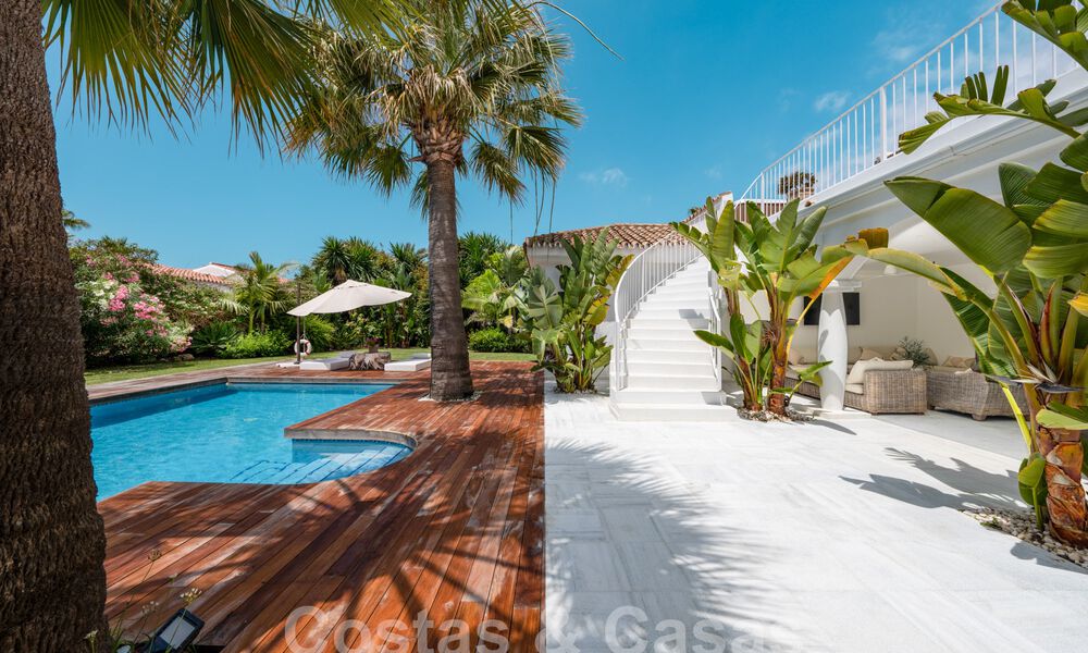 Villa méditerranéenne de luxe à vendre à quelques pas de la plage à l'est du centre de Marbella 59399