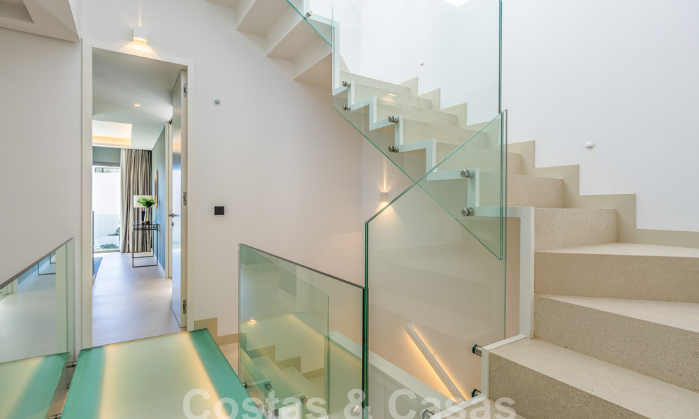 Maison moderne et familiale à vendre dans un complexe balnéaire à quelques minutes à pied du centre d'Estepona 59408