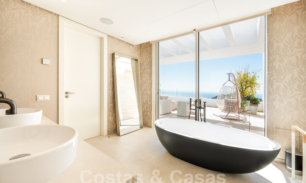 Penthouse d'avant-garde à vendre avec vue panoramique à 180°, dans les collines de Marbella 59420