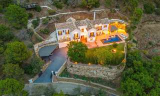 Villa méditerranéenne de luxe à vendre dans une communauté fermée à El Madroñal, Marbella - Benahavis 59504 