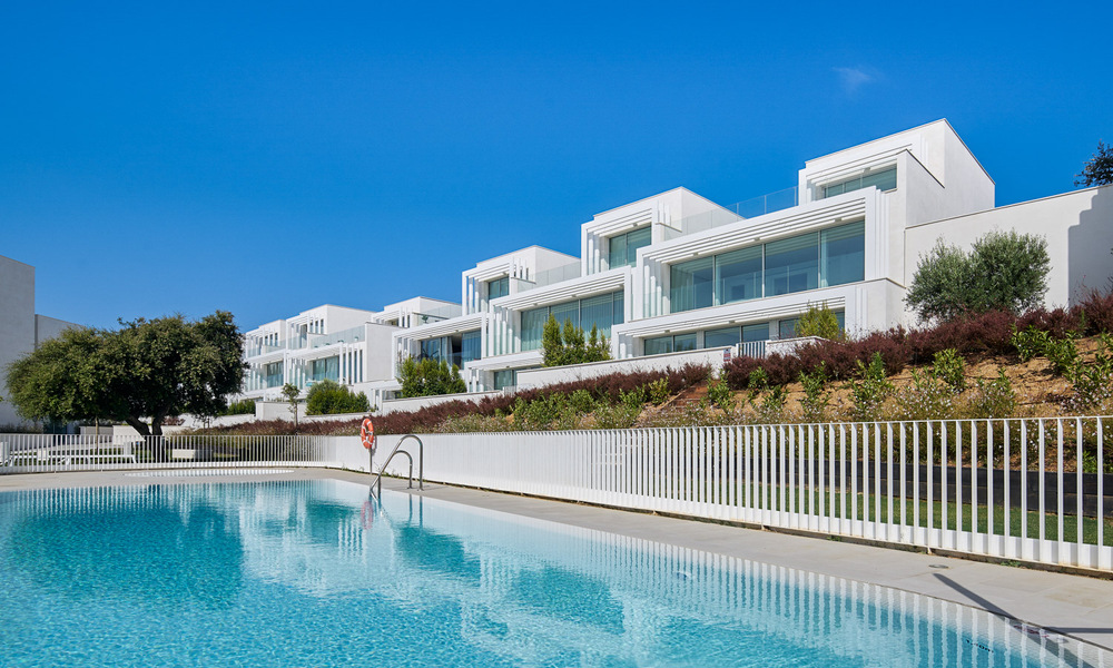 2 dernières maisons à vendre! Maisons jumelées neuves à vendre, golf de première ligne, Sotogrande - Costa del Sol 59351