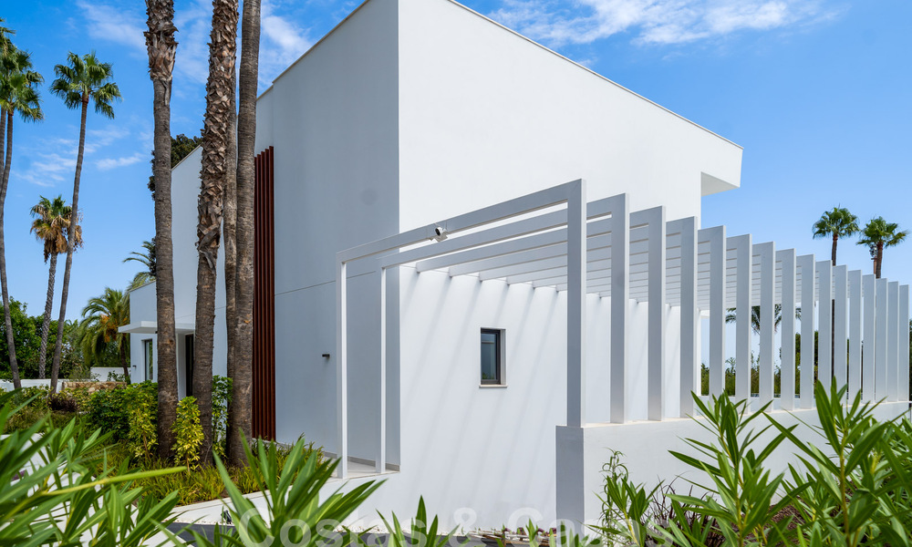 Villa contemporaine neuve à vendre dans une urbanisation golfique privilégiée sur le Nouveau Golden Mile, Marbella - Benahavis 59564